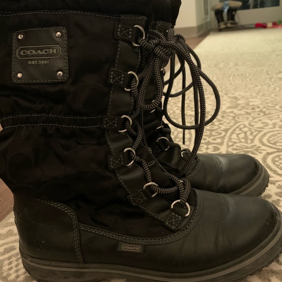 Size 5 Coach winter boots - Picture 1 of 2